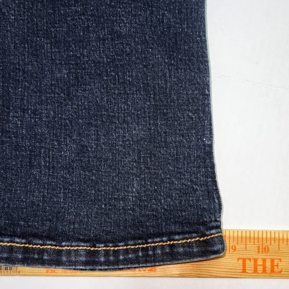 Aura by Wrangler Women's Straight Leg Blue Denim Jeans - Size 14R (34x30.5) - Picture 11 of 11